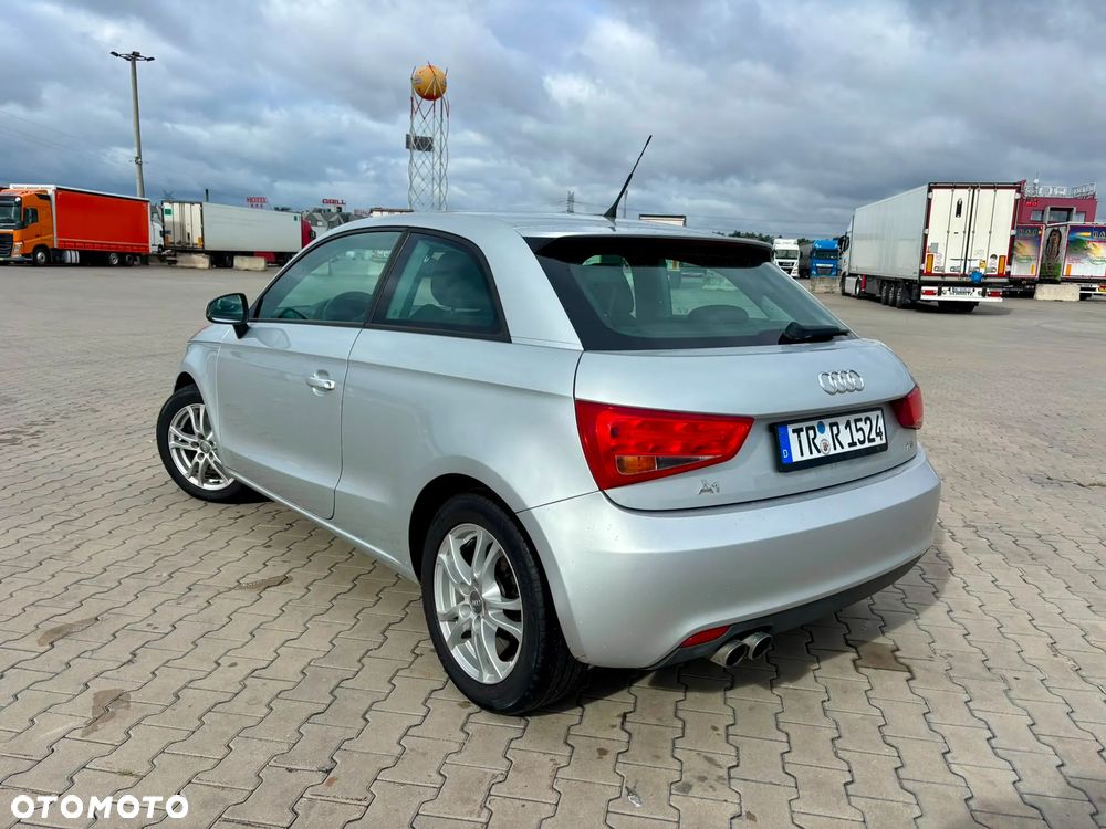 Audi A1 3-drzwiowe 1.4 TFSI admired - 2