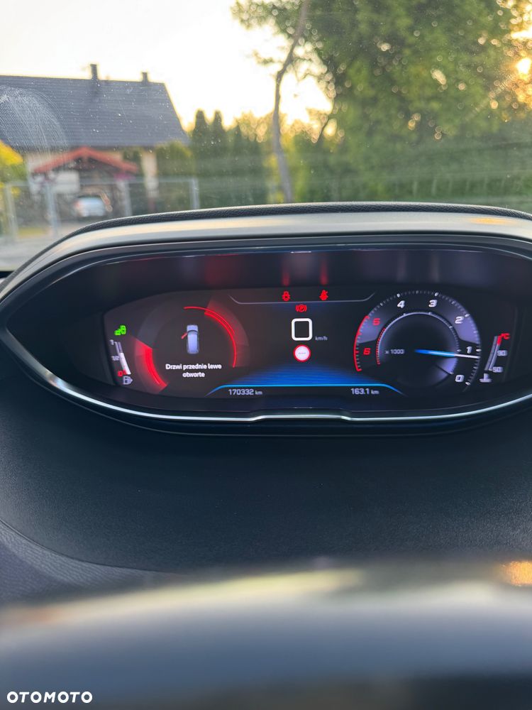 Peugeot 5008 BlueHDI 130 Allure Business-Paket - 22