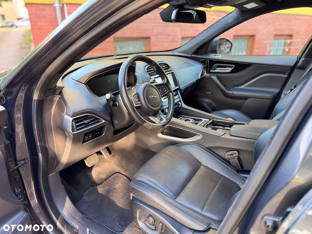 Jaguar F-Pace 30d AWD R-Sport - 10