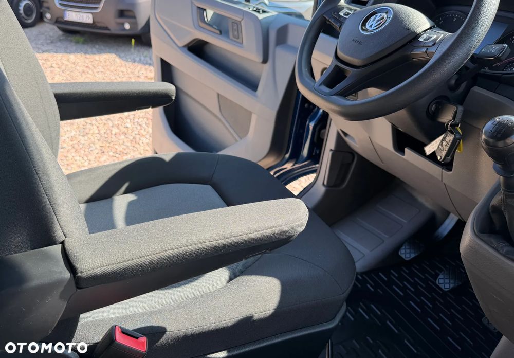 Volkswagen CRAFTER L2H1 2022r WZMOCNIONY VAN 3 osobowy MOCNY Silnik 2.0TDI 140KM Euro6 Duża ładowność 1309kg! DMC:3.5t, Homologacja VAT-1 Zabudowa paki, Bogate wyposażenie! NOWE OPONY 100% Bezwypadkowy! - 23