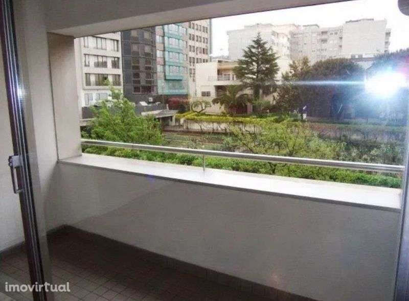 T1 Centro da Maia com lugar garagem e arrecadação - Grande imagem: 3/7