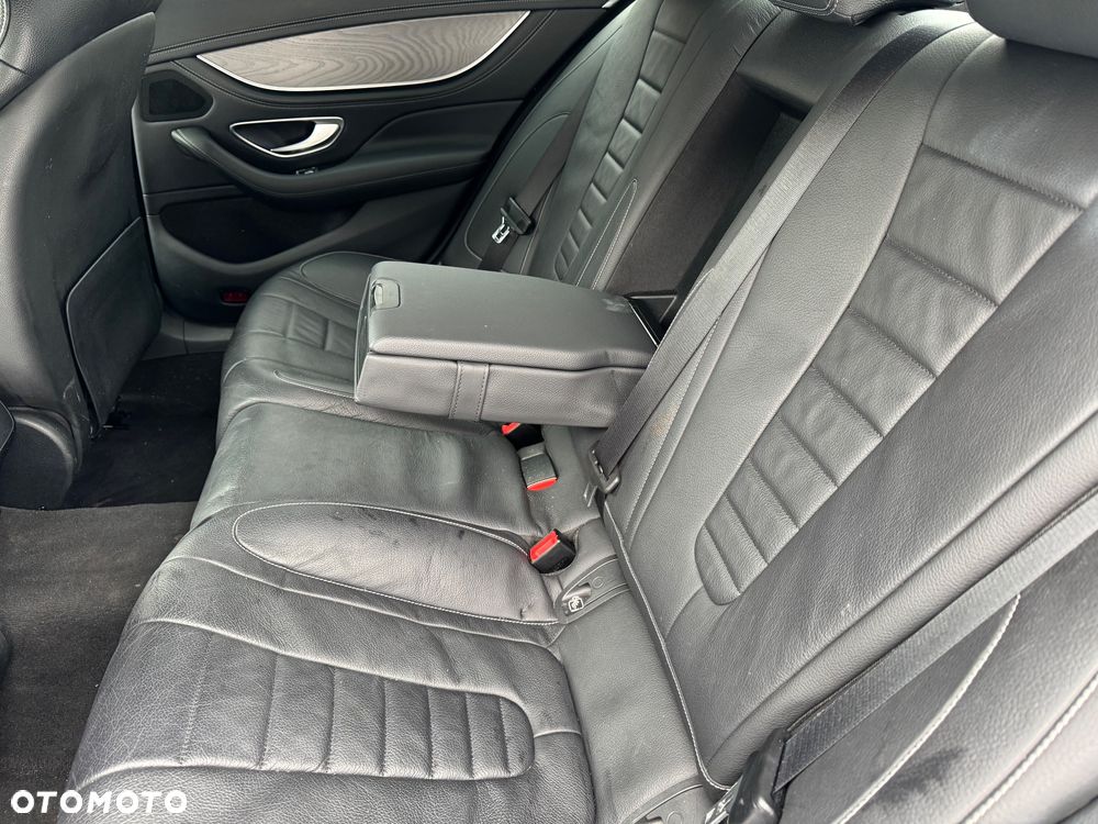 Mercedes-Benz CLS 300 d 4Matic 9G-TRONIC AMG Line - 9