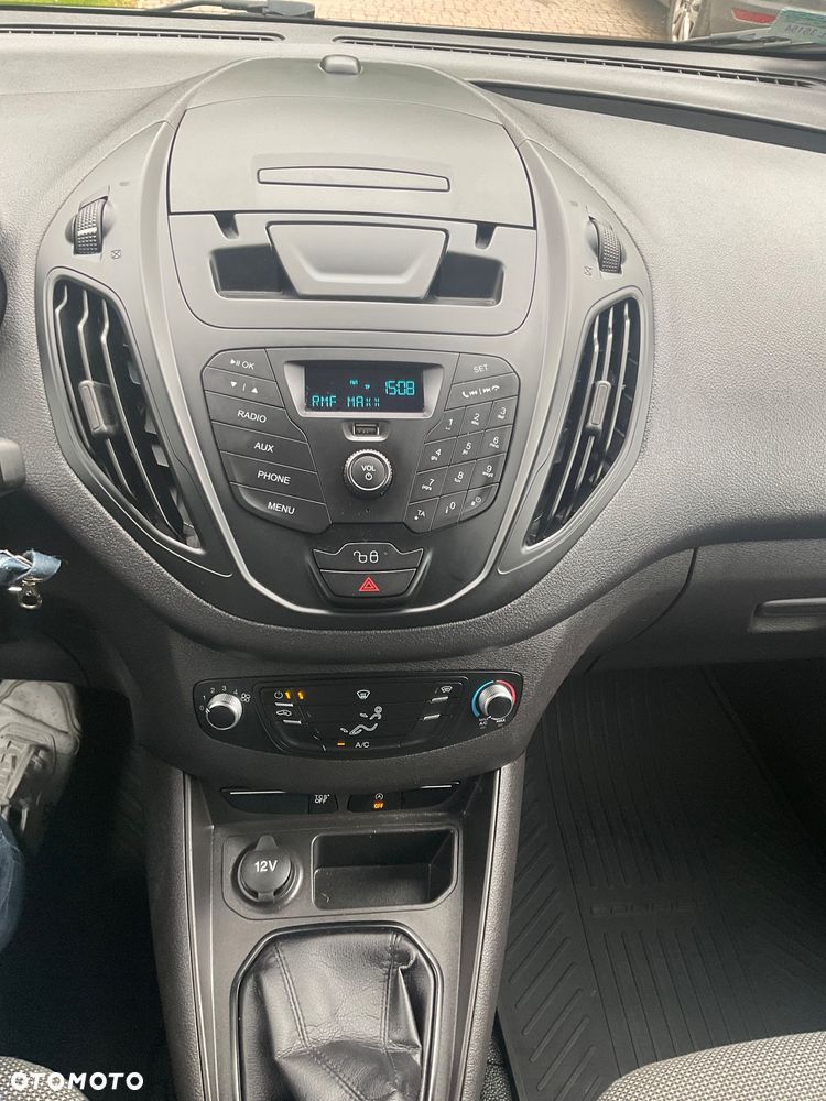 Ford Transit Courier - 14
