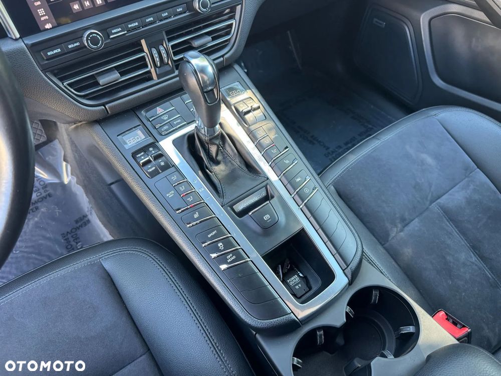 Porsche Macan Standard - 15