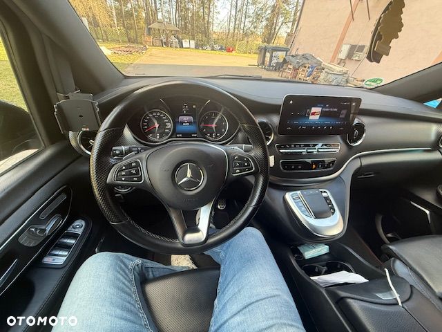 Mercedes-Benz Klasa V 300 d extralang 4Matic 9G-TRONIC Edition 2020 - 4