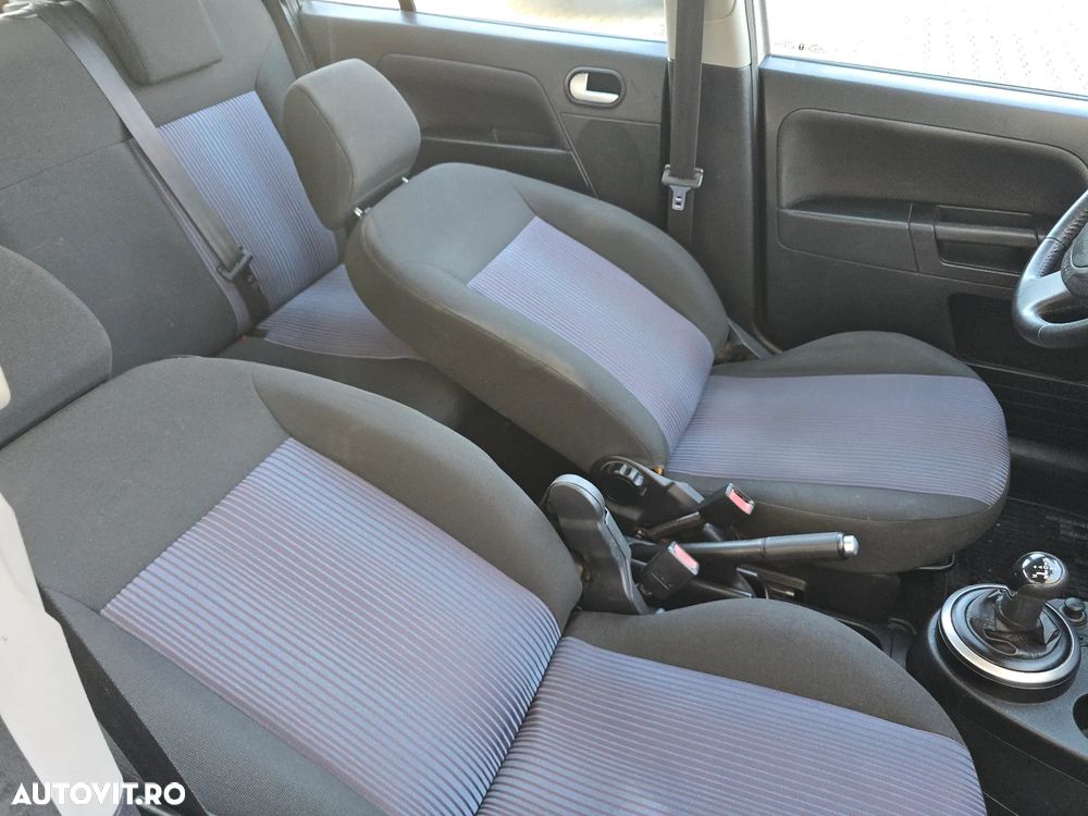 Ford Fusion - 10