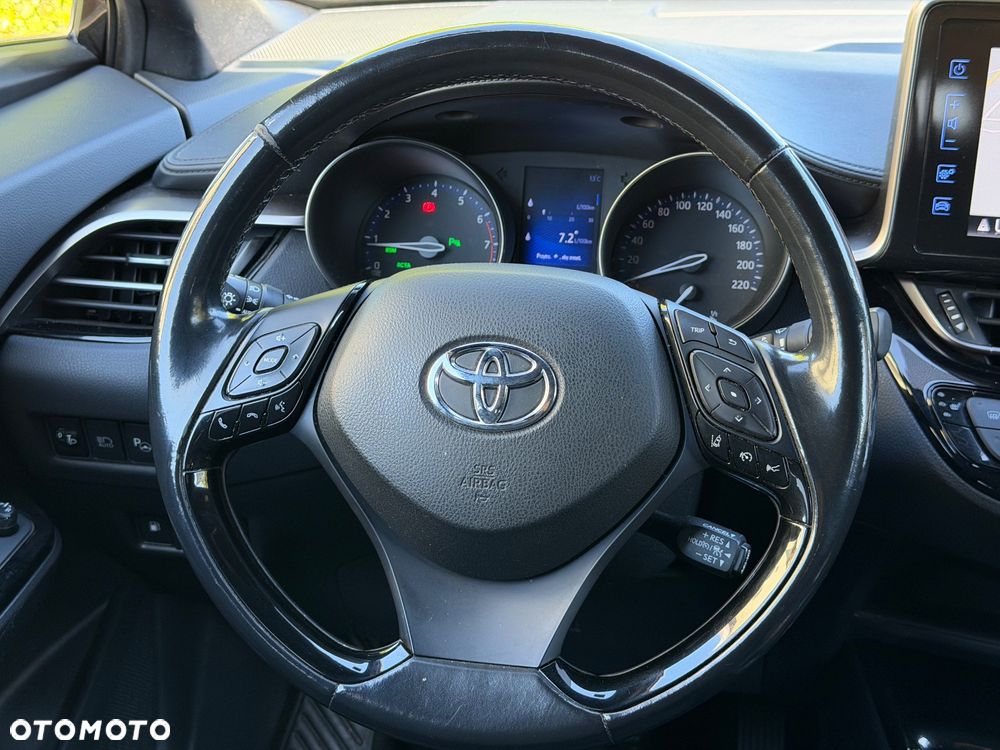 Toyota C-HR 1.2 Turbo Team Deutschland - 18