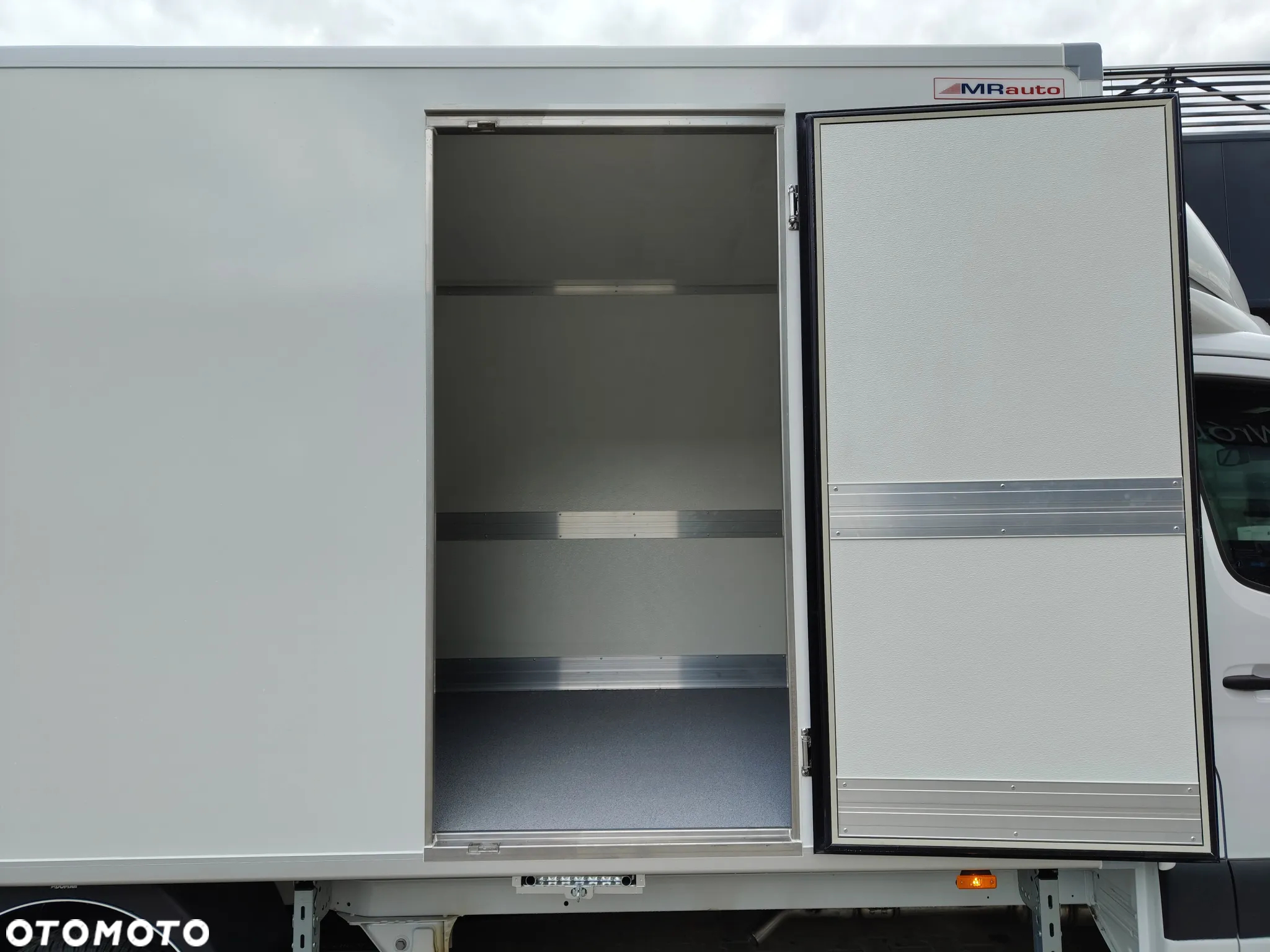 Mercedes-Benz Sprinter - 22