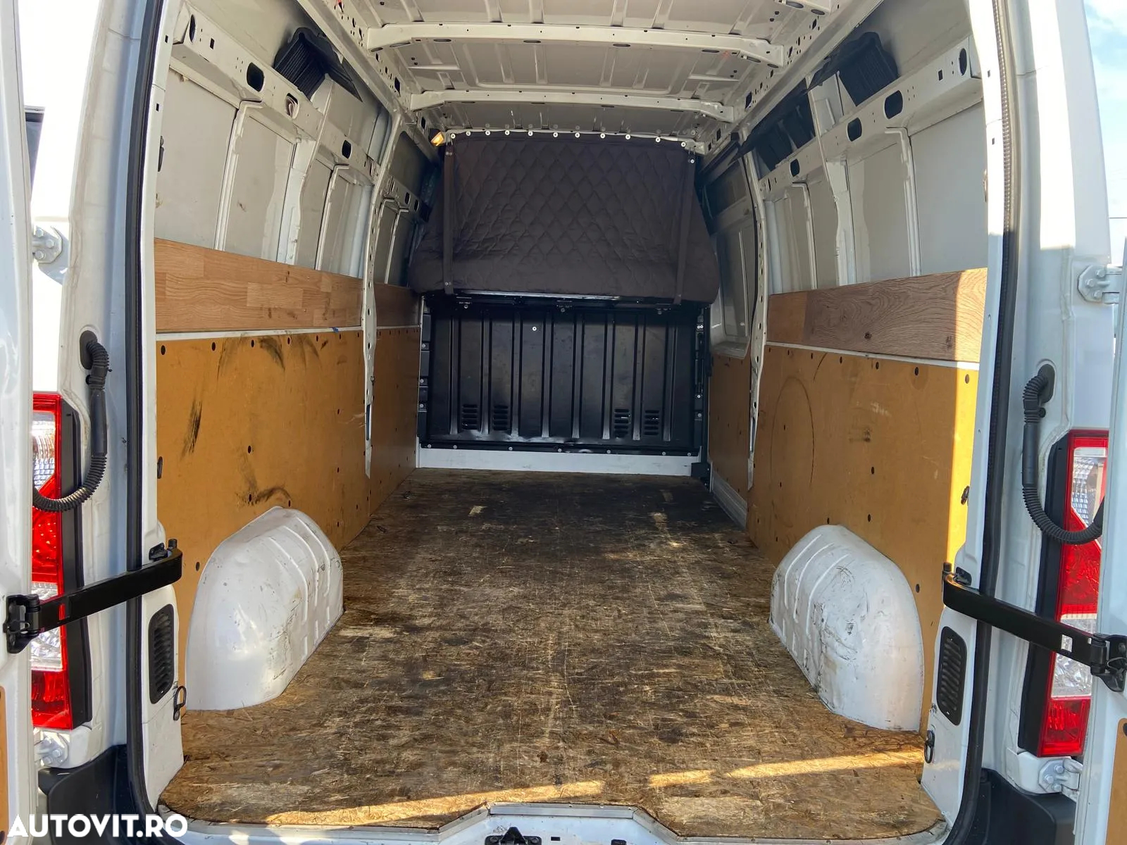 Renault Master Furgon 2.3 dci 135 cp L3H2 - 5