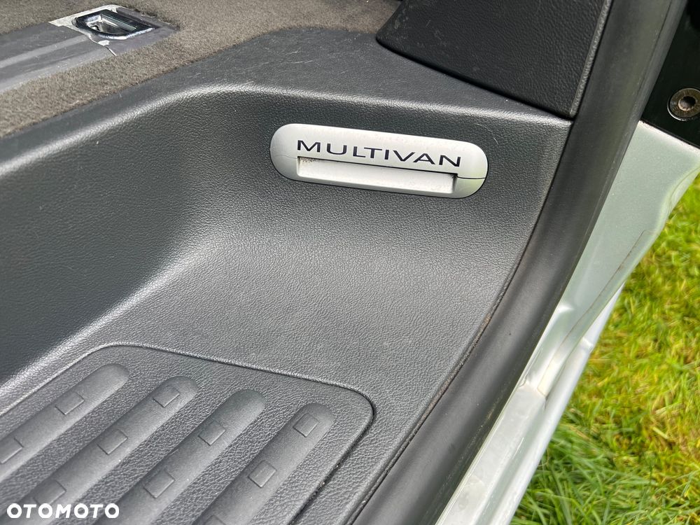 Volkswagen Multivan - 17