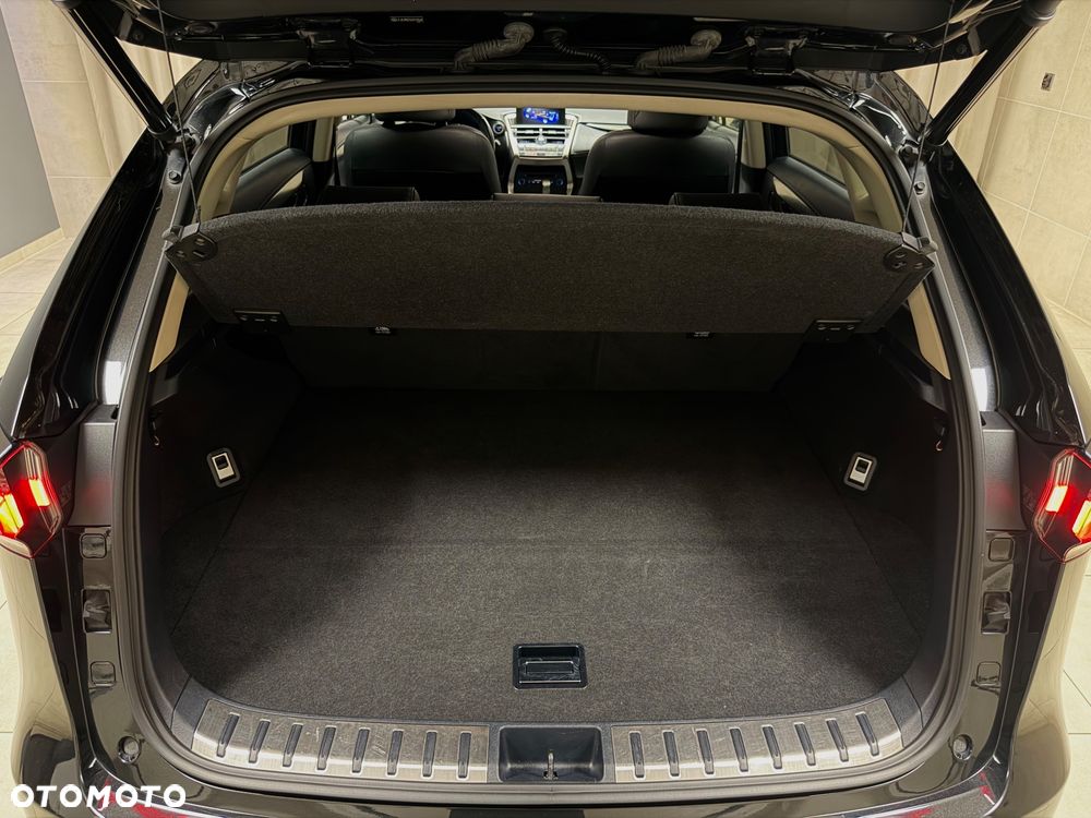 Lexus NX 300h Comfort AWD - 28