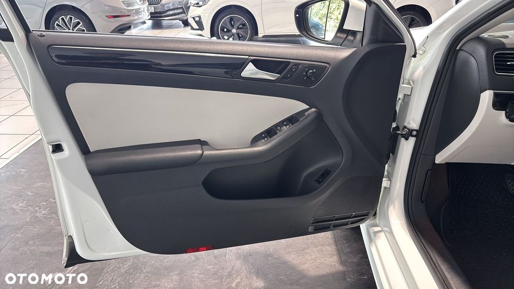 Volkswagen Jetta 1.4 TSI BMT Highline DSG - 11