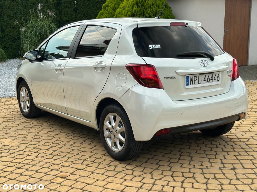 Toyota Yaris - 10