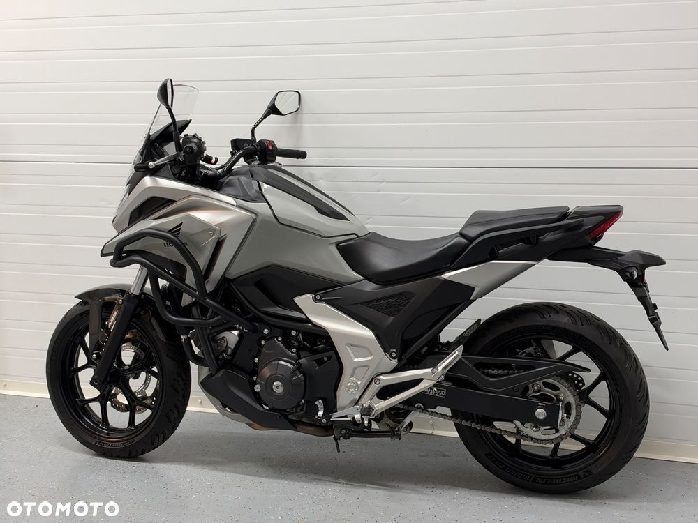 Honda NC - 18