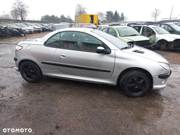 Peugeot 206CC 2.0 benzyna 02r EZR wszystkie części maska zderzak drzwi