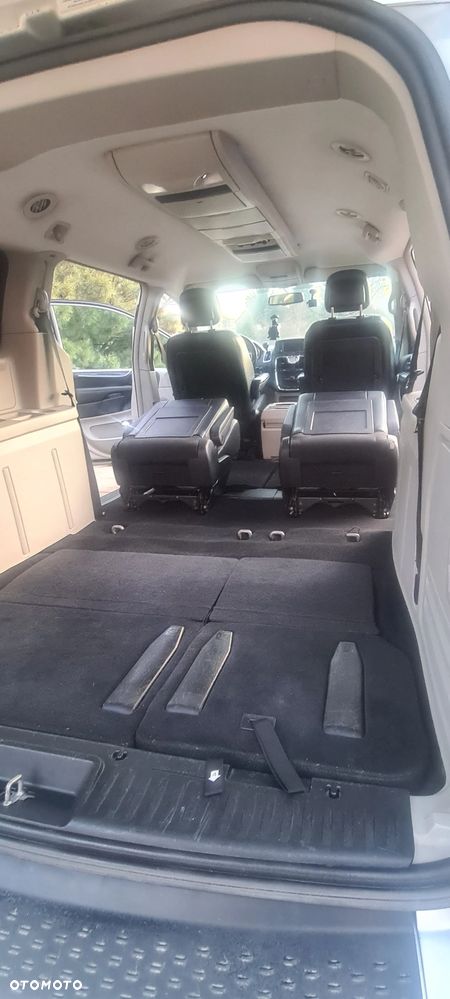 Chrysler Town & Country 3.6 Touring - 28