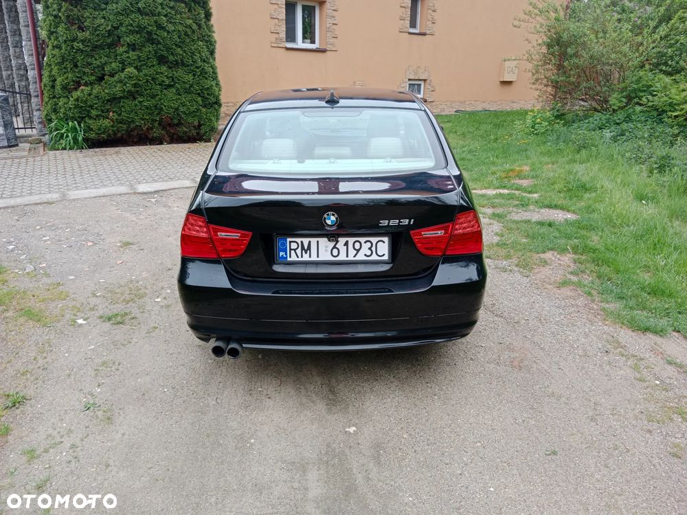 BMW Seria 3 325i - 4