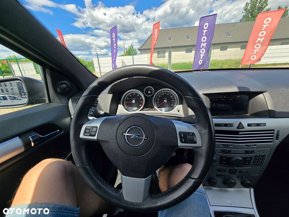 Opel Astra 1.6 T Sport - 27
