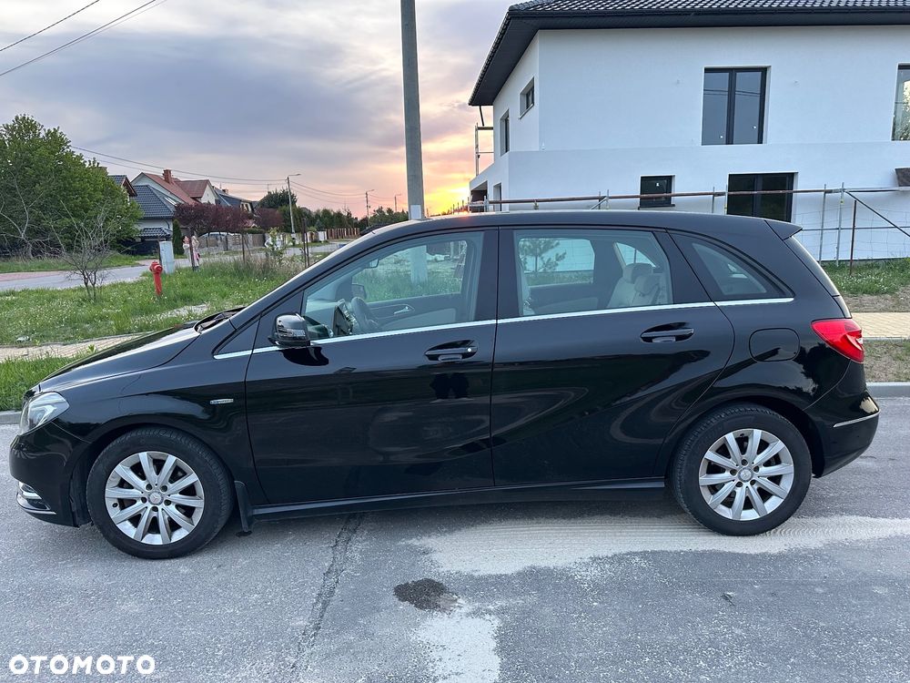 Mercedes-Benz Klasa B 180 BlueEFFICIENCY Edition Style - 24