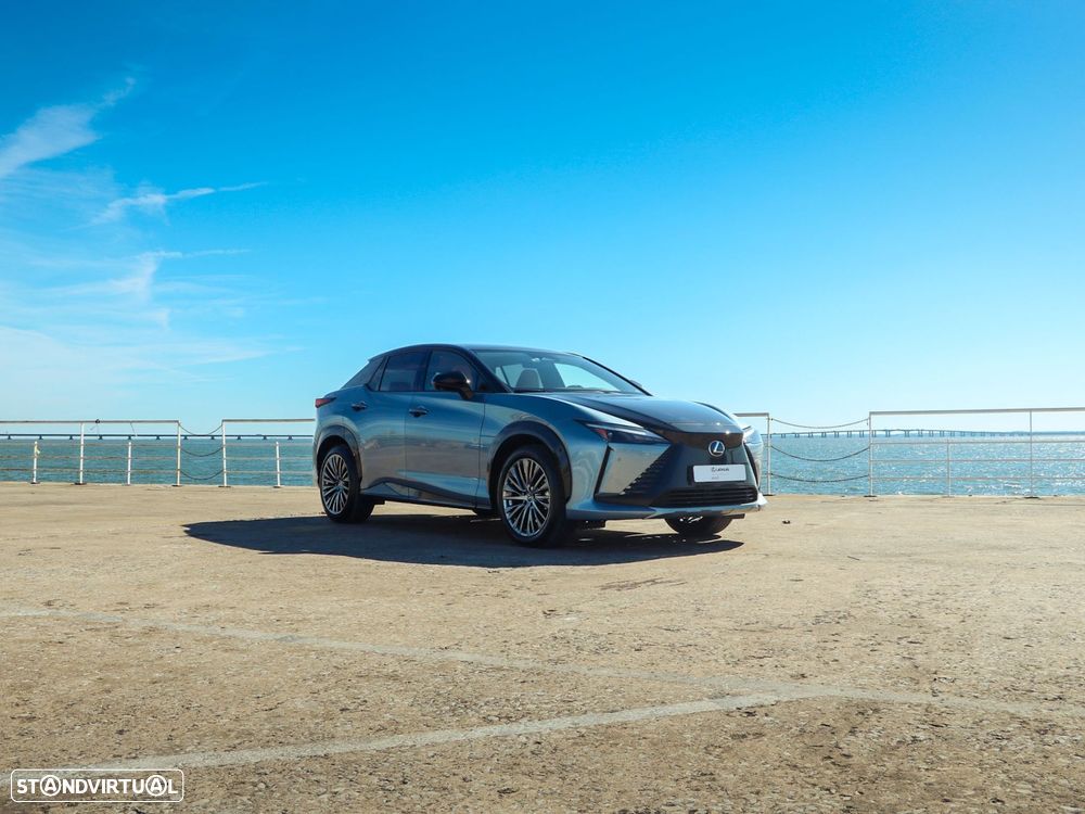 Lexus RZ 450e Luxury Bi-Tone - 17