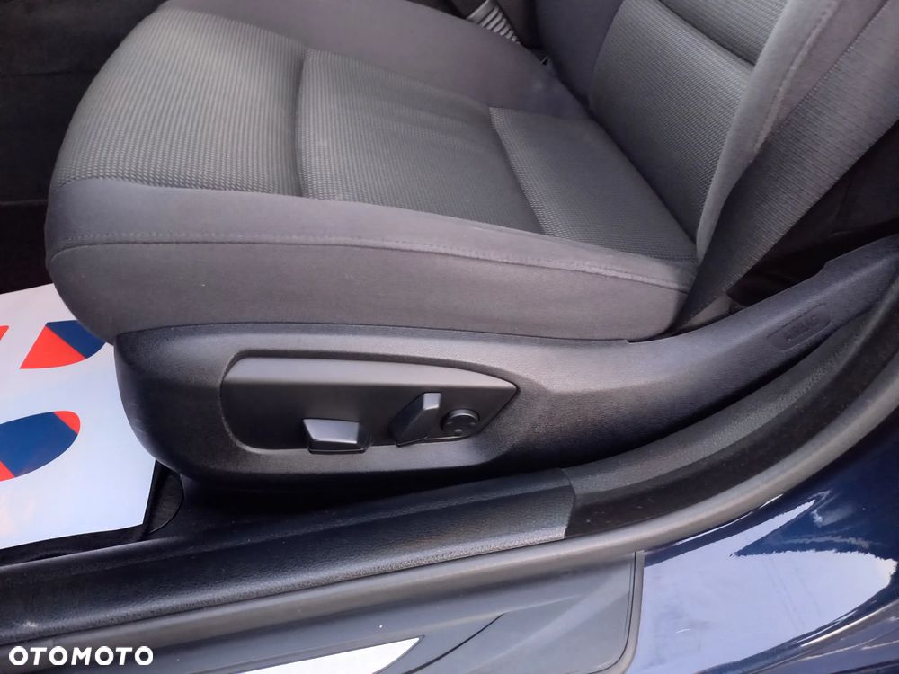 BMW Seria 5 520d - 35