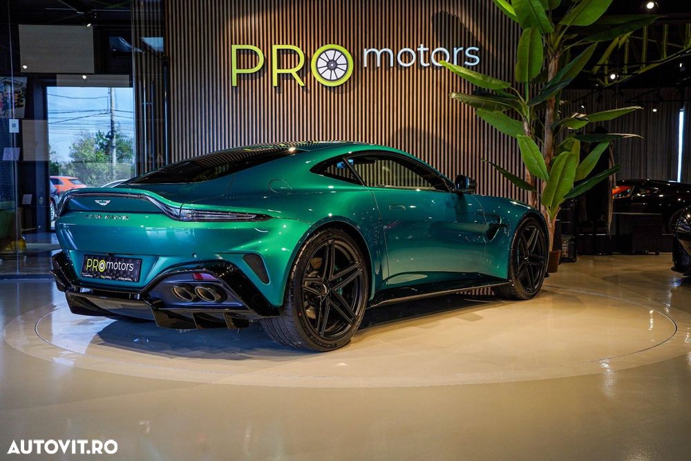 Aston Martin V8 Vantage - 4