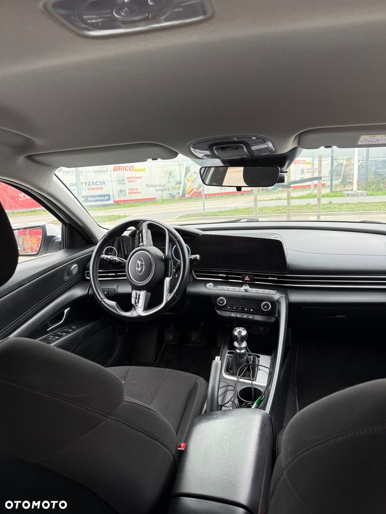 Hyundai Elantra - 13