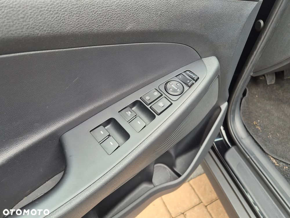 Hyundai Tucson 1.6 Turbo 2WD Navi - 16