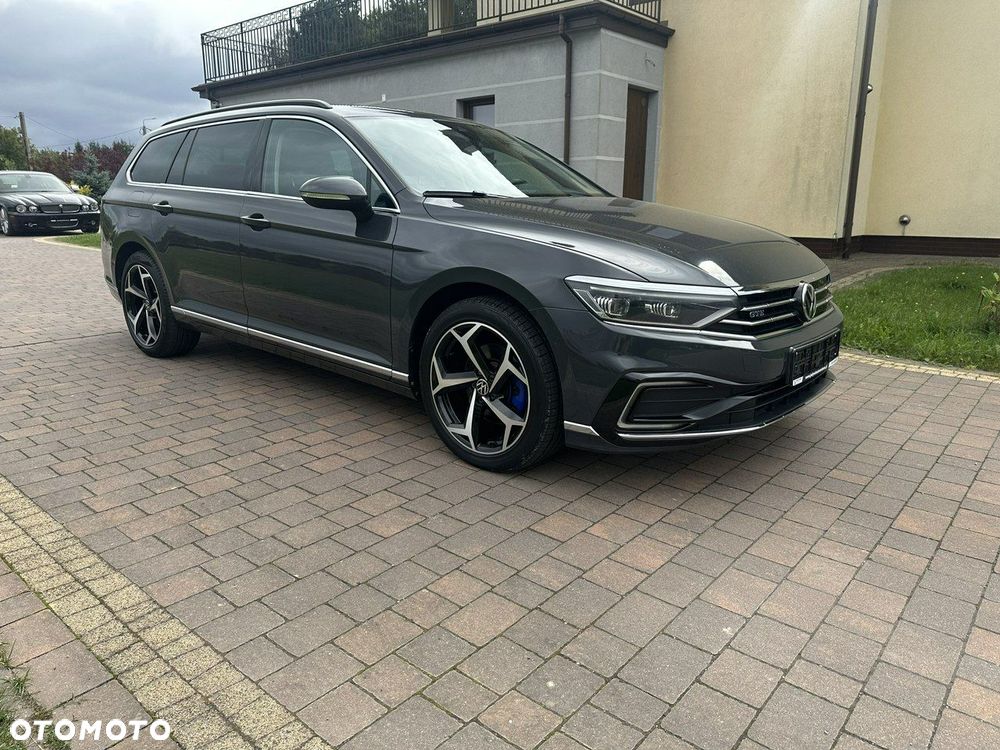 Volkswagen Passat - 2