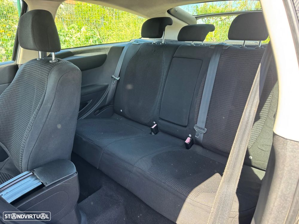 Citroën C4 1.6 HDi 110 VTR - 11