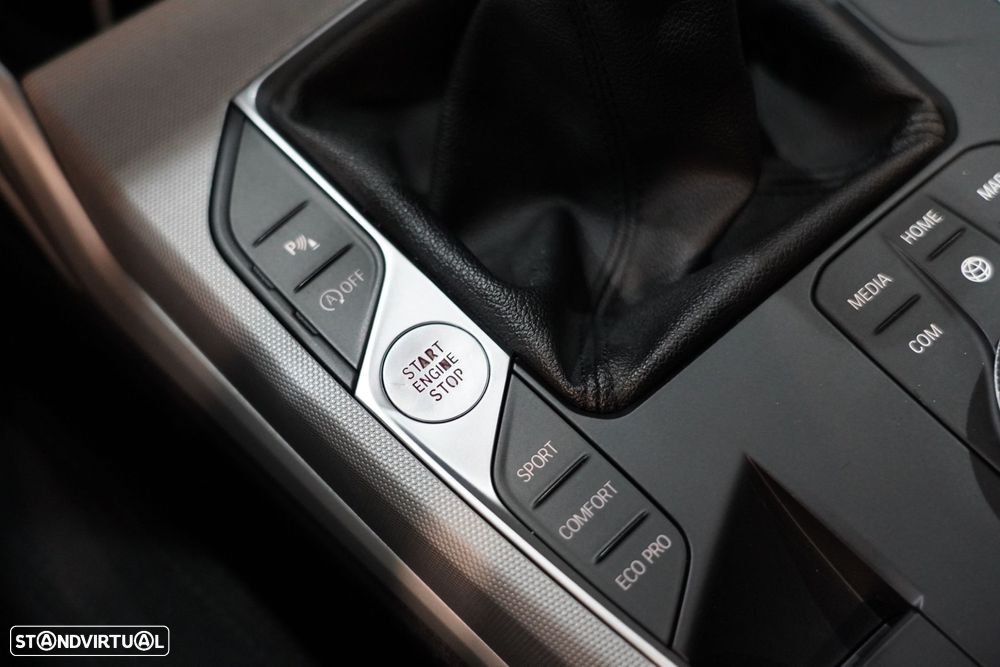 BMW 318 d Line Luxury - 17