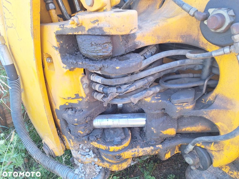 JCB 4Cx 4X4 - 40