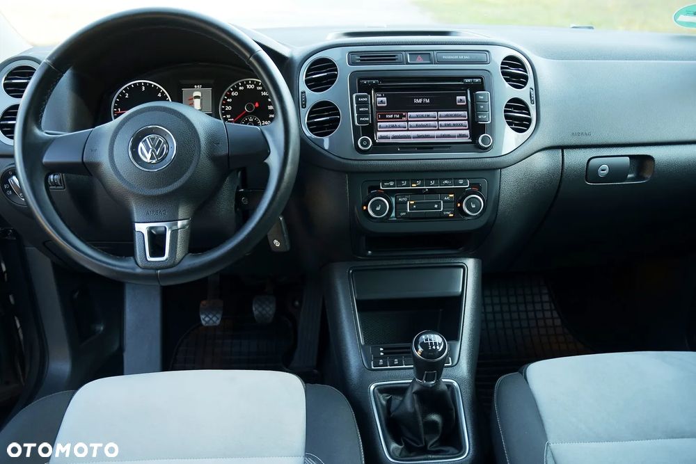 Volkswagen Tiguan 2.0 TDI DPF BlueMotion Technology Sport & Style - 26