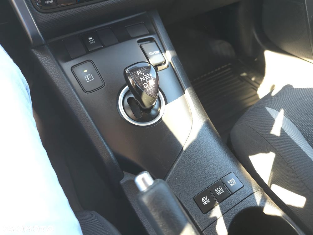 Toyota Auris 1.8 HSD Luna - 27