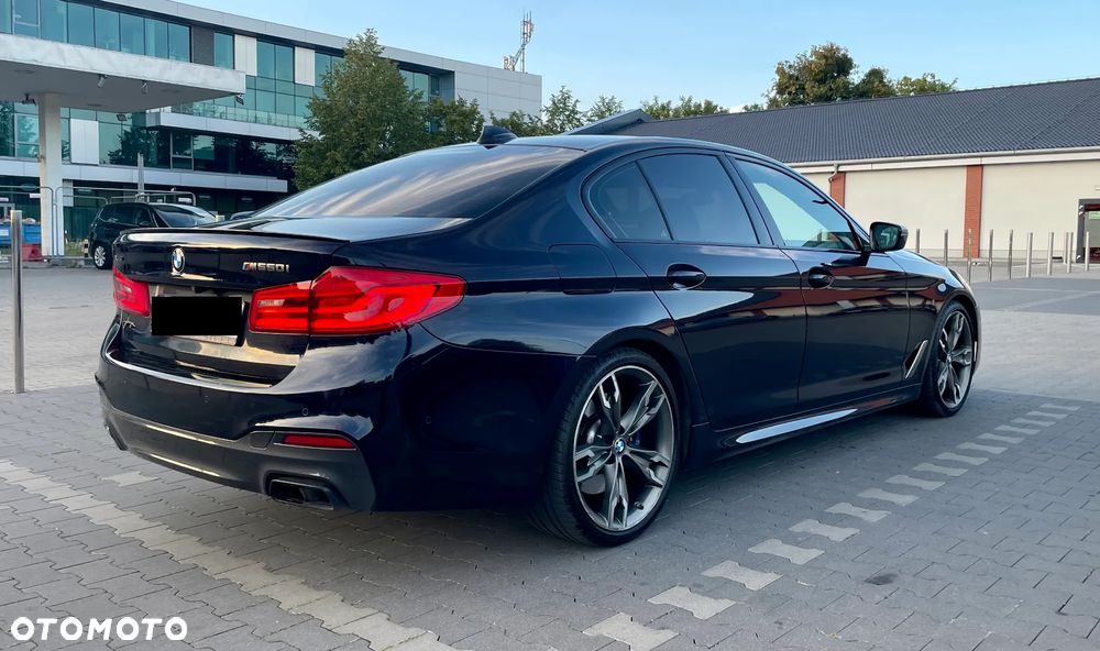 BMW Seria 5 M550i xDrive - 8