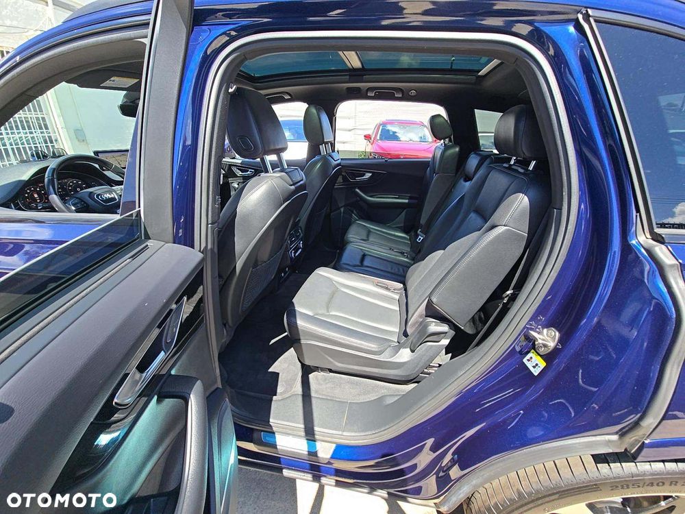Audi Q7 - 11