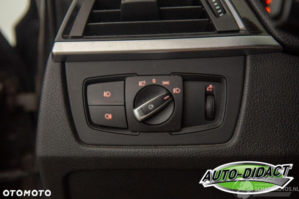 BMW Seria 3 - 25