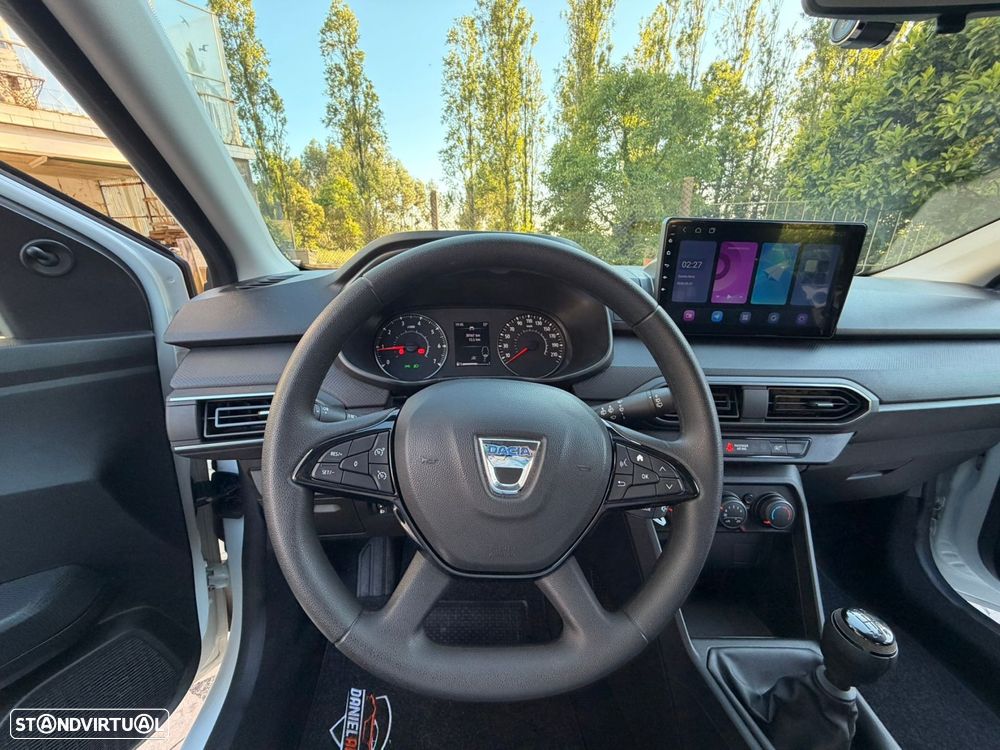 Dacia Sandero 1.0 SCe Essential — fotografia 18