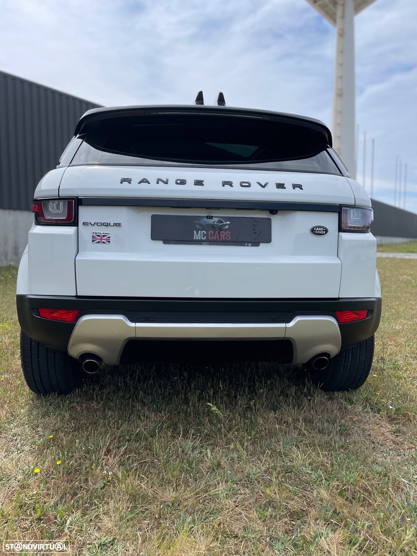 Land Rover Range Rover Evoque 2.0 D150 AWD R-Dynamic Auto - 4