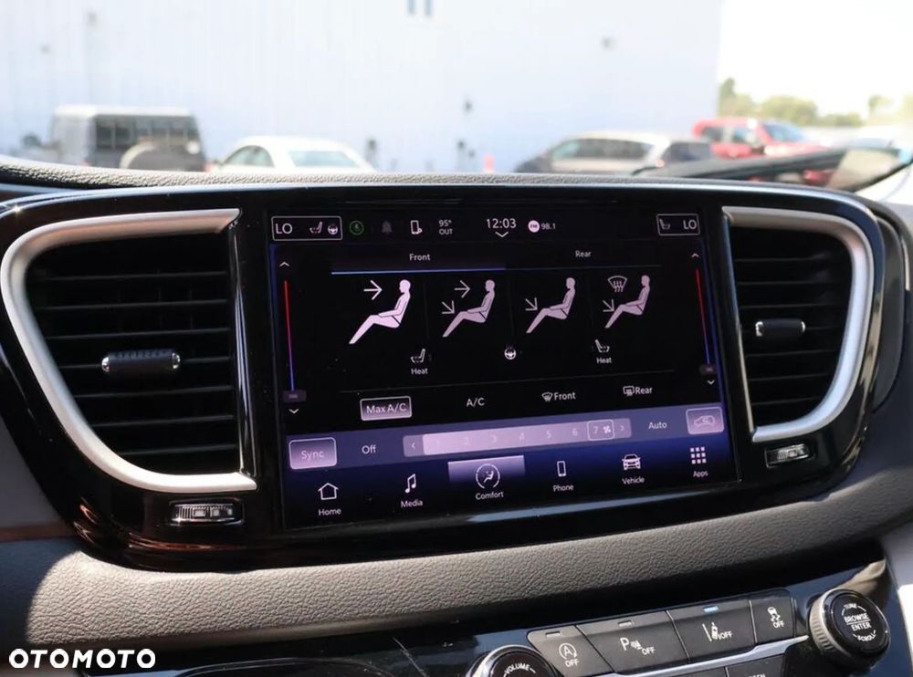Chrysler Pacifica - 33