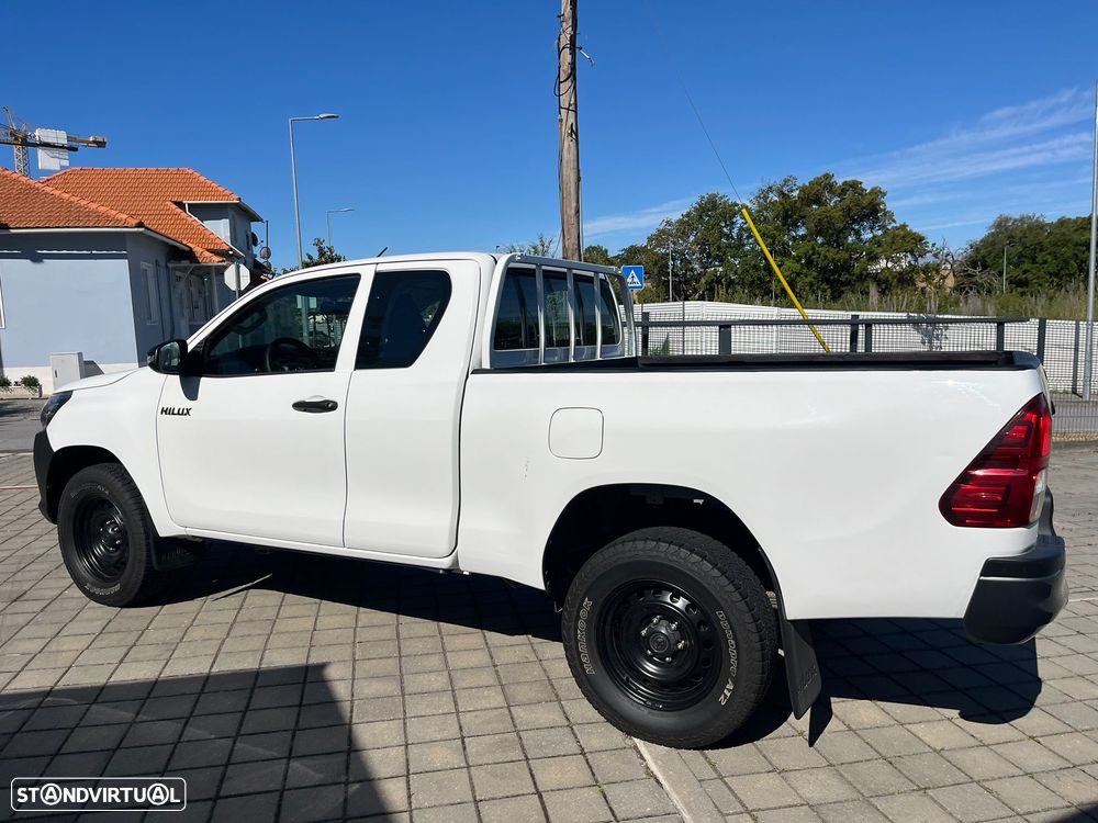 Toyota Hilux 2.4 D-4D 2WD CE - 6