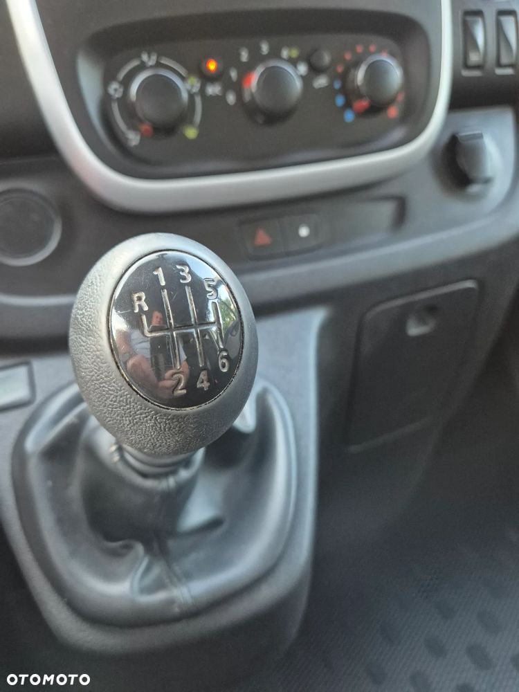 Renault Trafic 2019r Long 150Tys km Full Klima Navi Kamera Super stan - 25