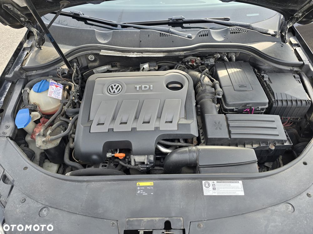 Volkswagen Passat 2.0 TDI Trendline - 9