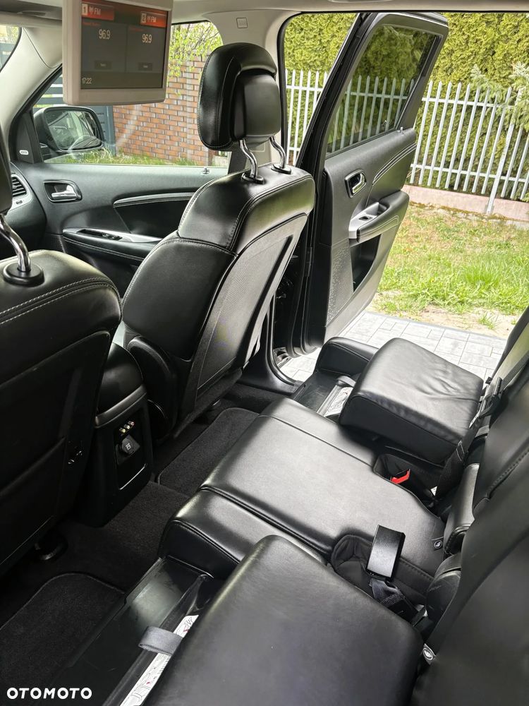 Dodge Journey ver-2-7-v6-r-t - 22