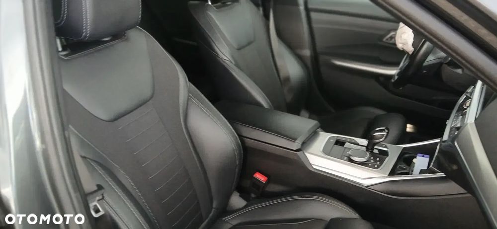 BMW Seria 3 318d Luxury Line - 16
