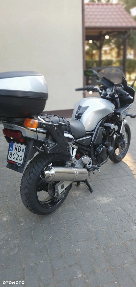Yamaha FZS - 4