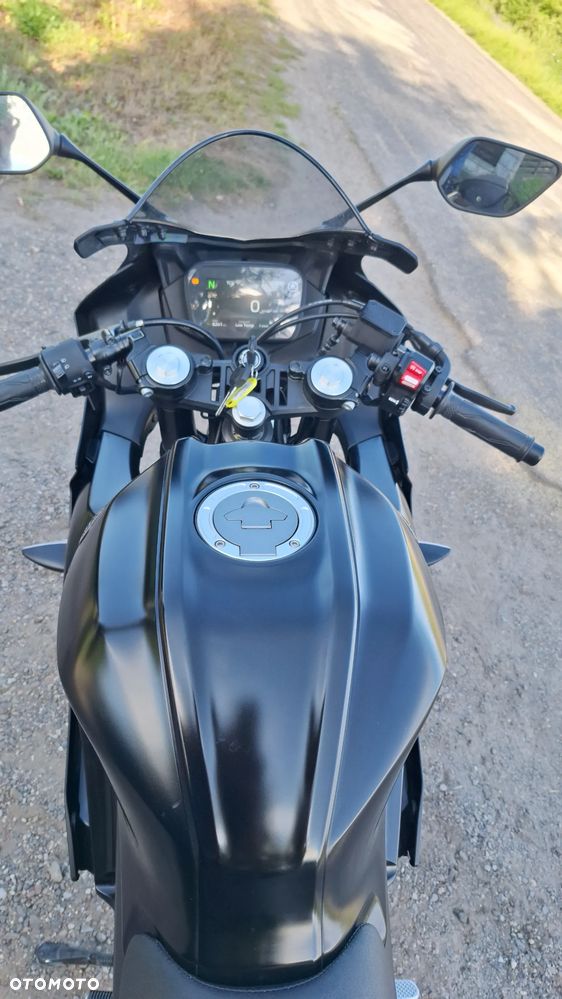 Yamaha YZF - 24