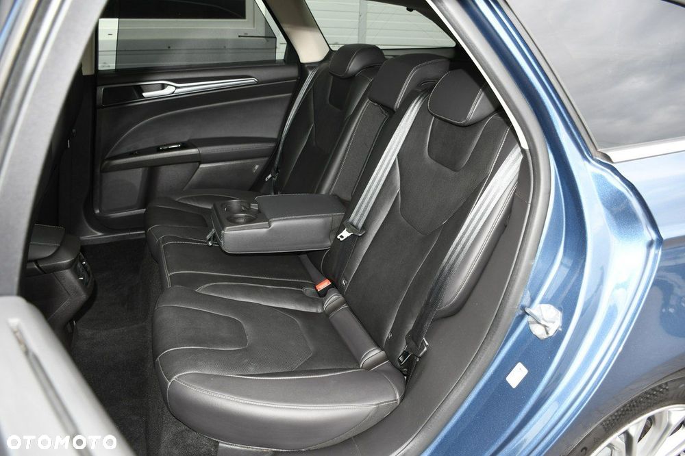 Ford Mondeo - 36
