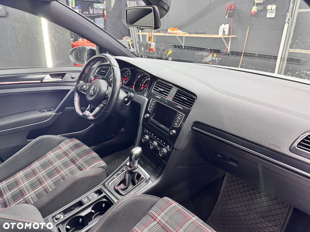 Volkswagen Golf GTI Performance BlueMotion Technology DSG - 13