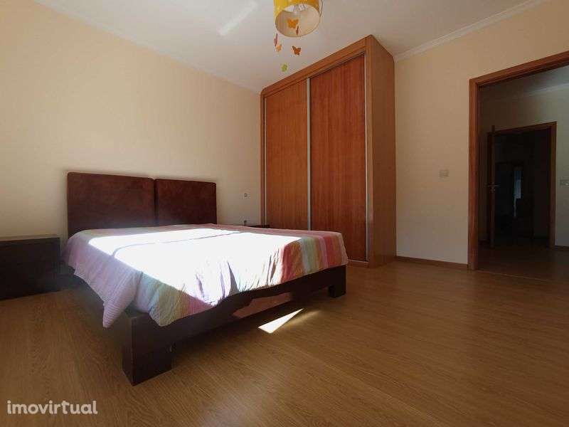 Apartamento T3 junto à escola de Castelo de Paiva - Grande imagem: 4/12